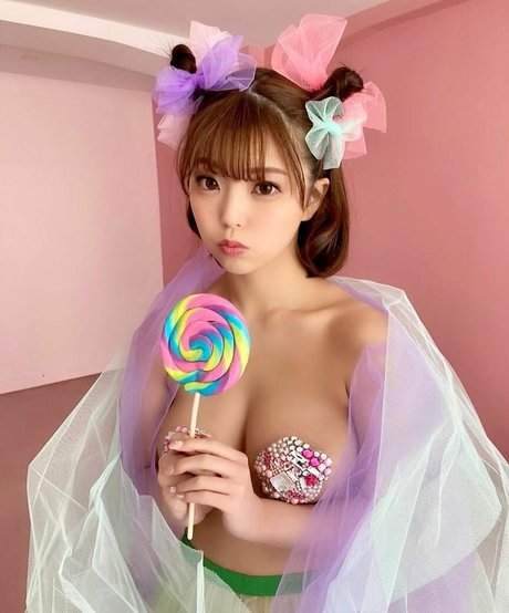 momo burlesque xxx star photo