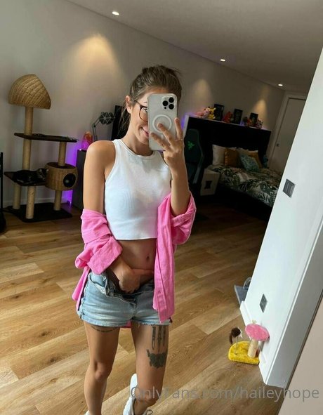 Hailey Hope exclusive model pictures