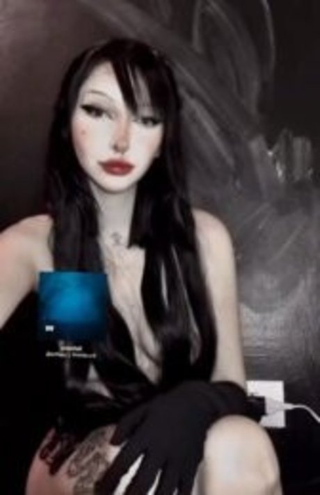 suckmydragon naked actress photo