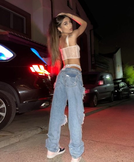 anne bagu pretty actress photos