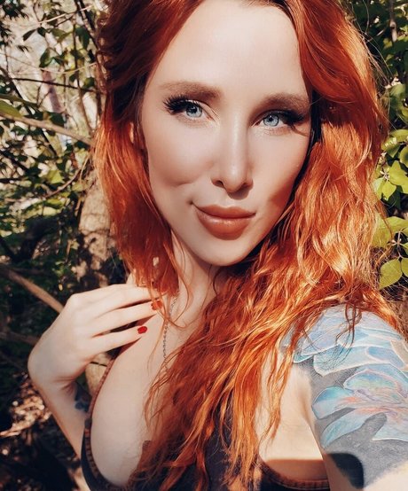 jezebelluxure perfect model img