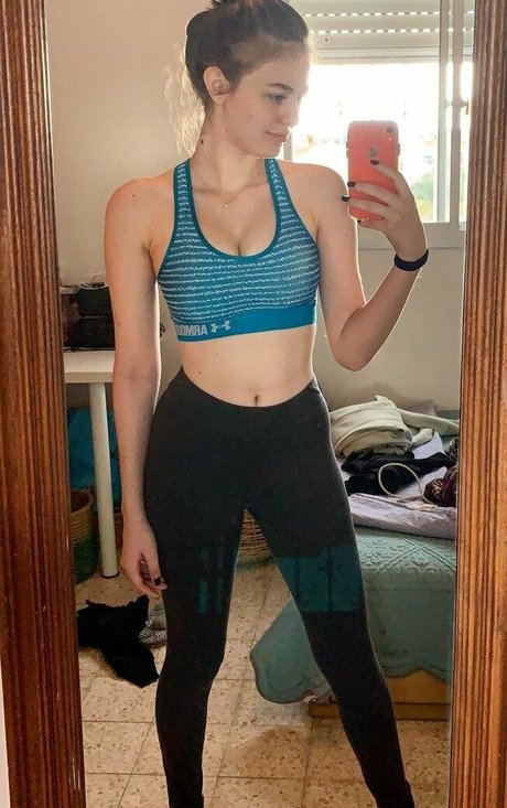 Roni Kempinski model adult pic