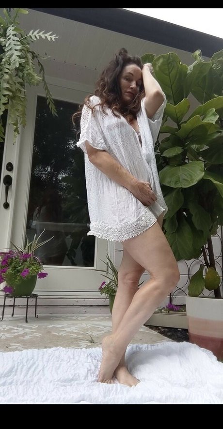 MilfChristine naked pornstar pic