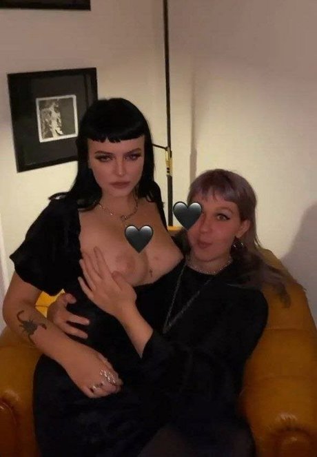 Knivklara model pornographic gallery