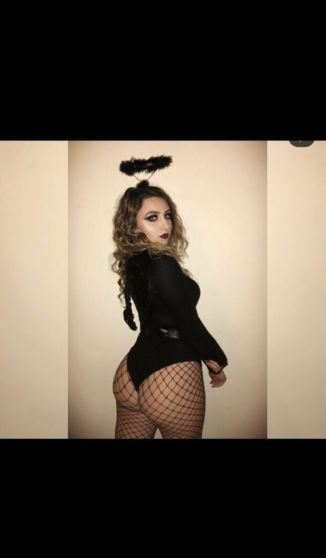 Molly os1 pornstar nude picture