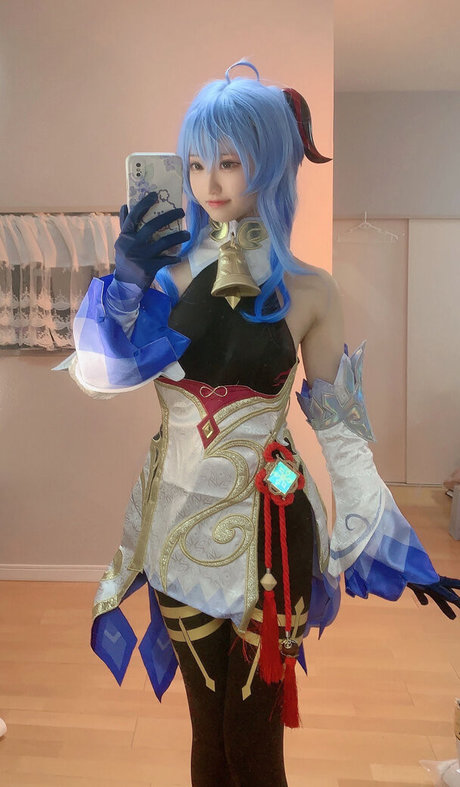 Chiyoalbum exclusive model image