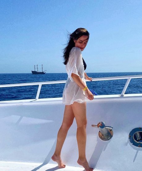 HeyHelenASMR pretty pornstar image