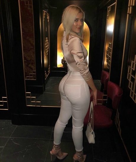 Hannah Sharpe model hd archive