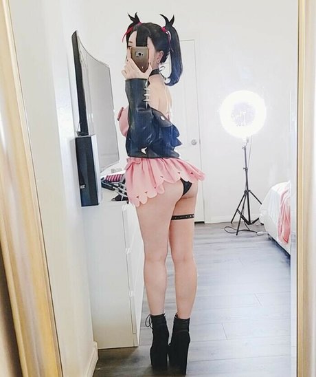 Rinnie Riot porn actress picture