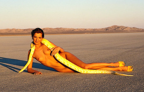 Yvonne Hoffmann art model img