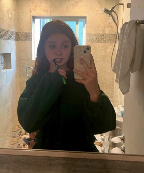 Keara Cornella model free photo