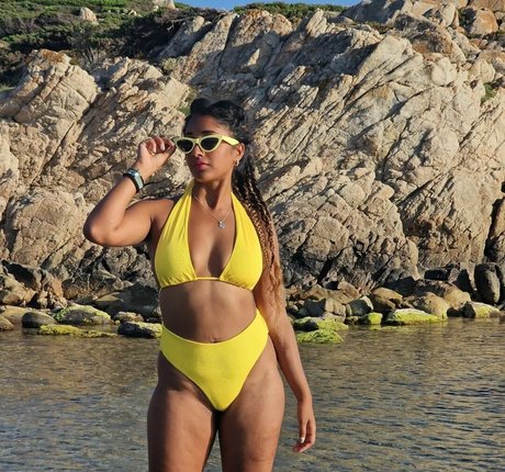 Dinusha exclusive actress pics