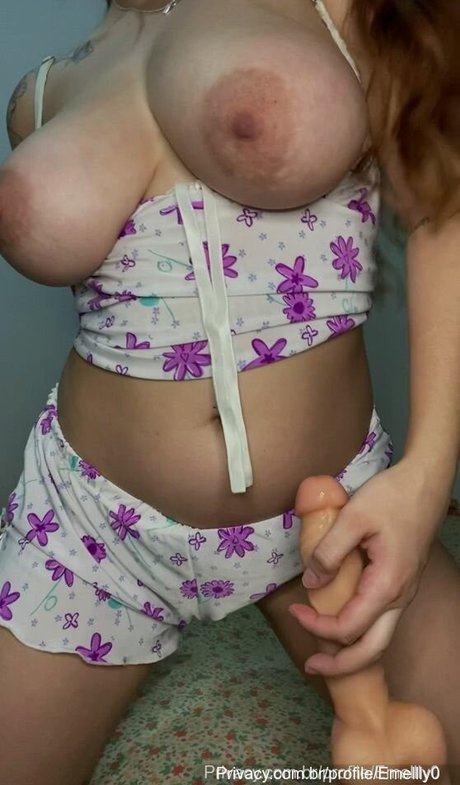 Emellly0 actress photo