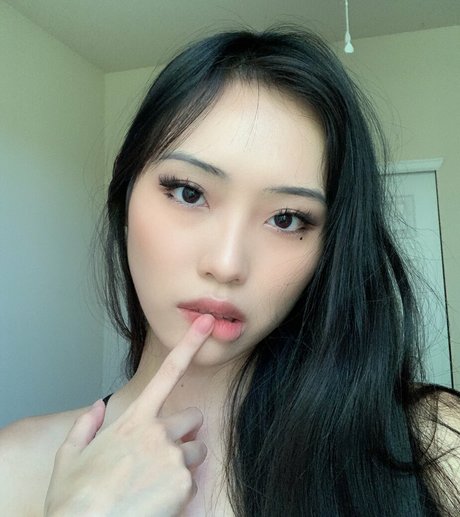 Chael dot model adult photo