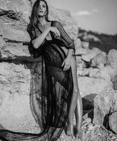 Odette Annable star adult galleries