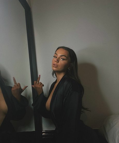 charlotte maynard hd actress picture