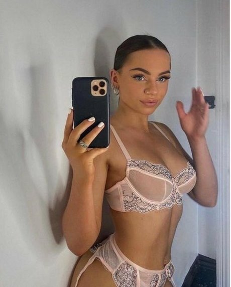 charlotte maynard star nudes gallery