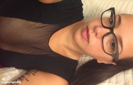 Silvercharmer model erotic photos