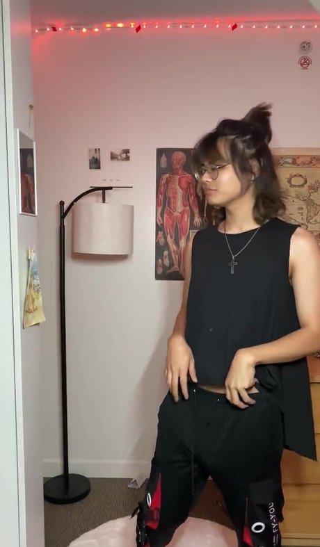 Kian Vi pornstar nude photo