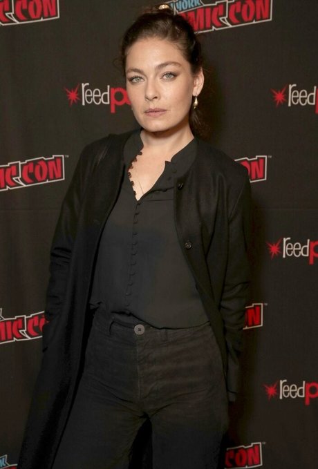 Alexa Davalos model hd img