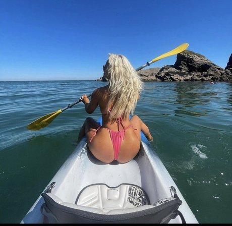 Chloe Goodwin hot model images