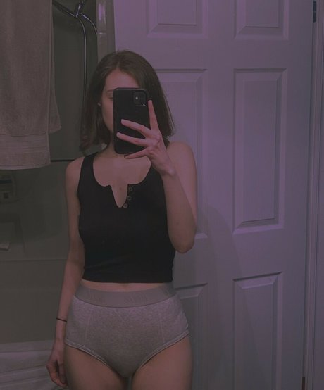 weedcommie model hot gallery