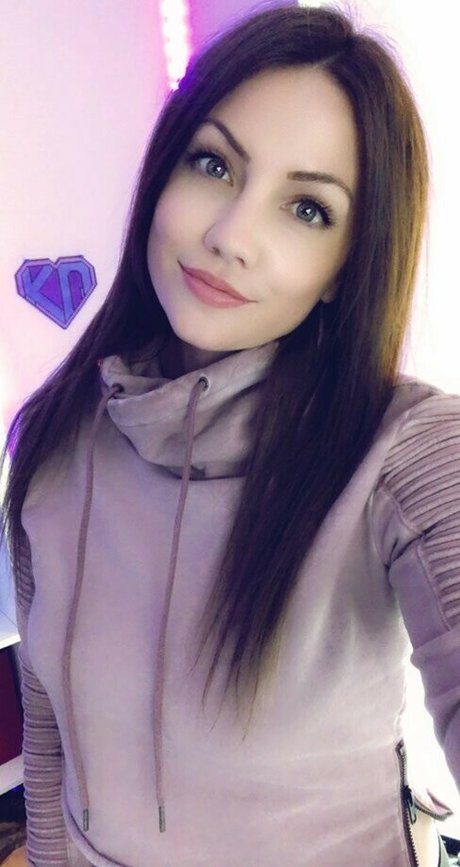 KayPea model adult galleries