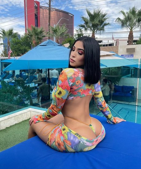 thaliamcix model sexy archive