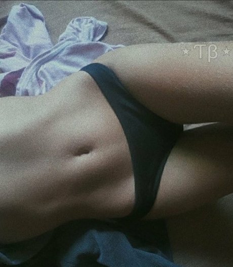 Jade Kanayama art actress pictures