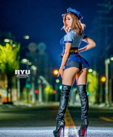 MakiRon adult model pics