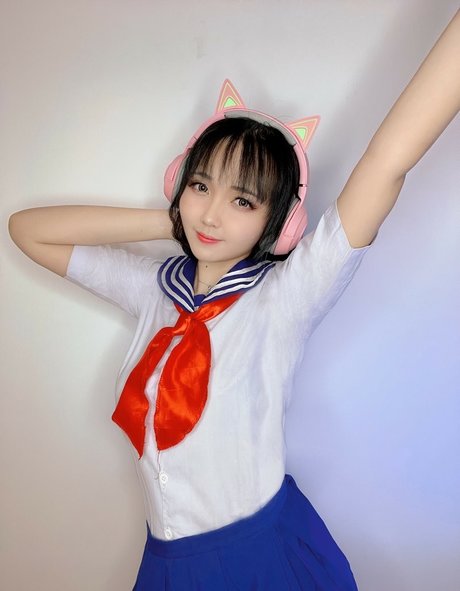 azulacan hot model pics