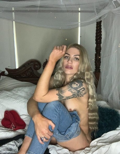 WomenMetal porn star gallery