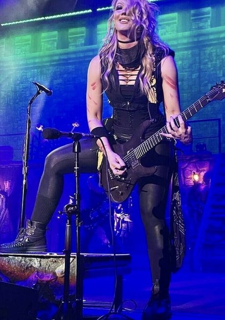 WomenMetal sex actress galleries