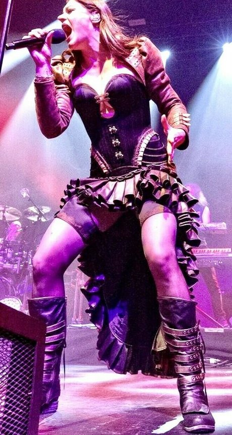 WomenMetal beautiful star img