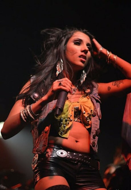 WomenMetal star perfect picture