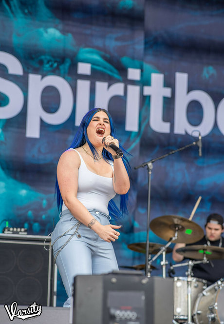 WomenMetal model hd picture