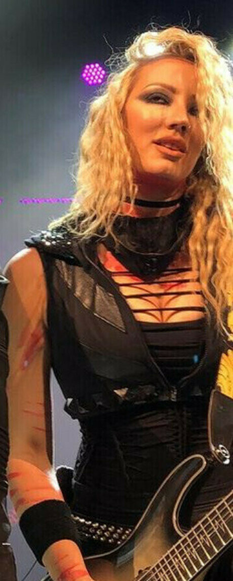 WomenMetal porn star gallery