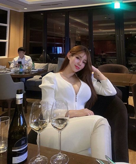 moon fit_ model beautiful gallery