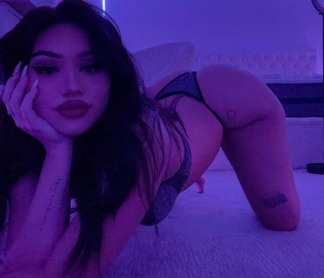 Champggne pretty pornstar img