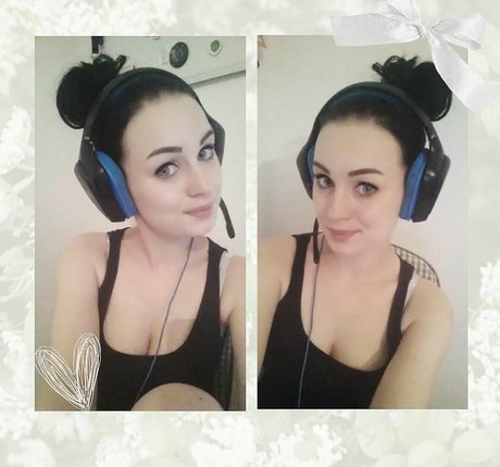 lesbian kissing onlyfans hot porn photo