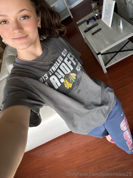 Queensass25 model beautiful picture