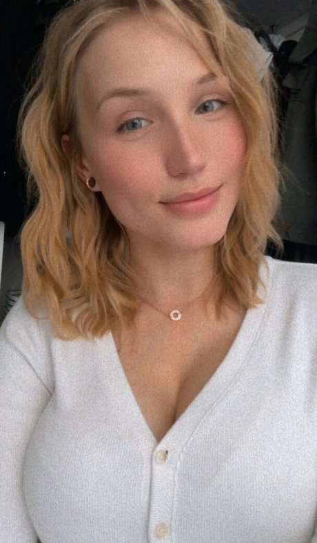 QAEKZ nice actress picture