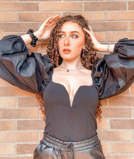 Catalina Ganea exclusive model picture