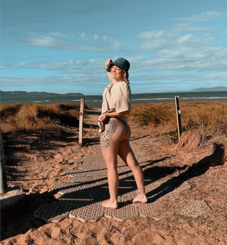 Eden MCK pornstar top img