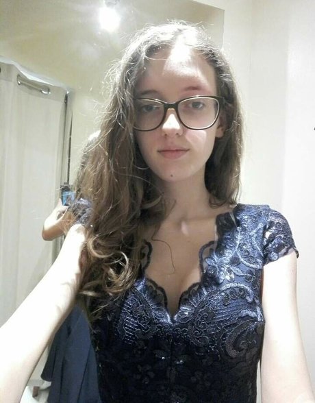 Former U model pretty picture