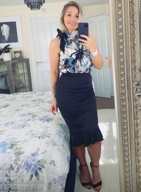 Joanna Benz model naked img