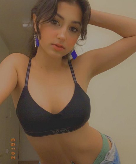 Izze King star nude img