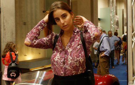 Auromineo pornstar top picture