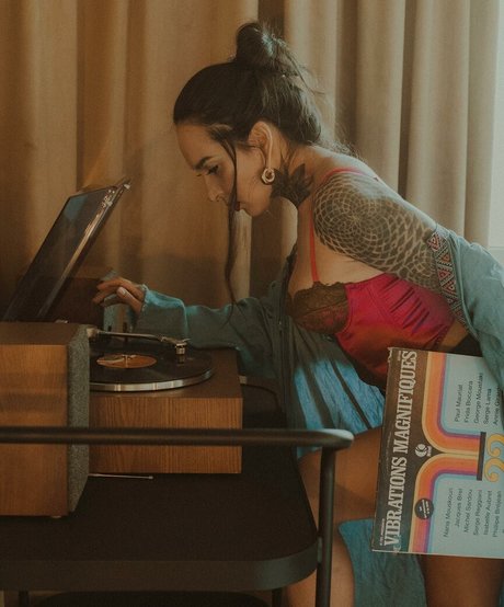 Tatiana Shmaylyuk beautiful actress pic