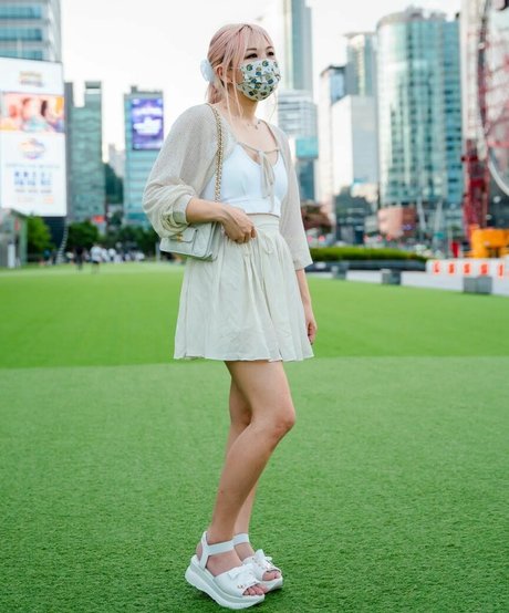 Yvonneflinetv top actress photo